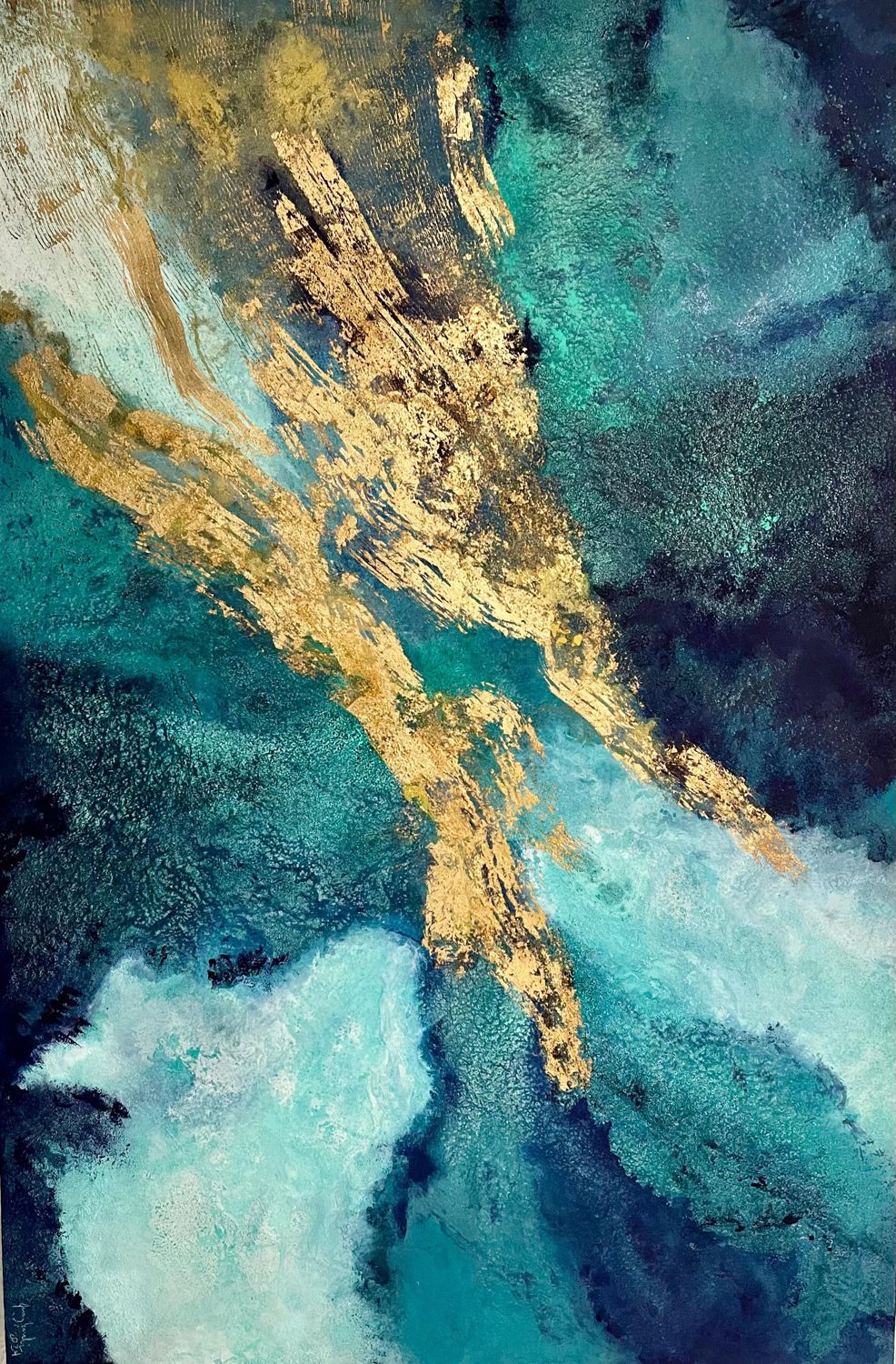 Obra de Gabriela Ruíz: Mar dorado, abstracto turquesa con hoja de oro